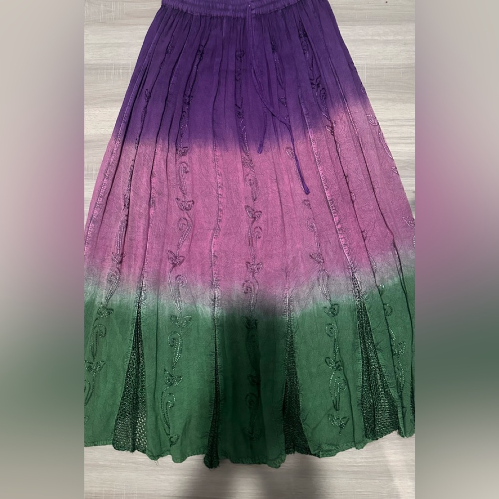 M/L. NWT. Sacred Threads Purple and Green Maxi Skirt. CL/GR09. 225005 - Picture 2 of 2